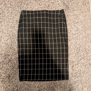 Elle Black and White Checkered Pencil Skirt
